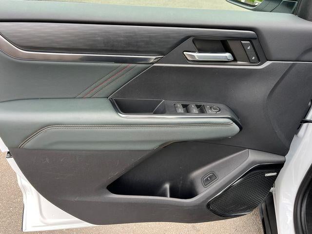 2024 GMC Acadia AT4