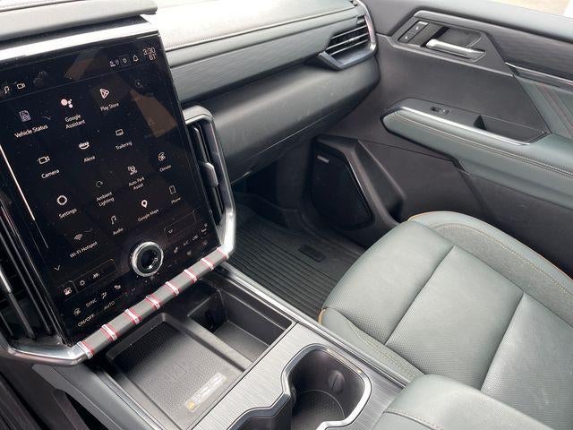 2024 GMC Acadia AT4