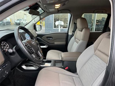2023 Nissan Frontier SV