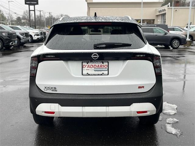 2025 Nissan Kicks SR