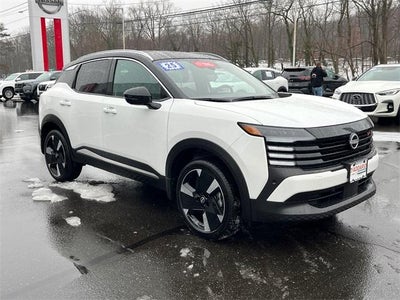 2025 Nissan Kicks SR