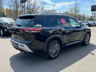 2023 Nissan Pathfinder SL