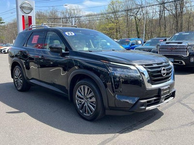 2023 Nissan Pathfinder SL