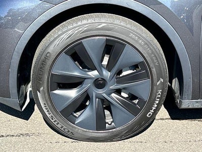 2025 Tesla Model Y Long Range